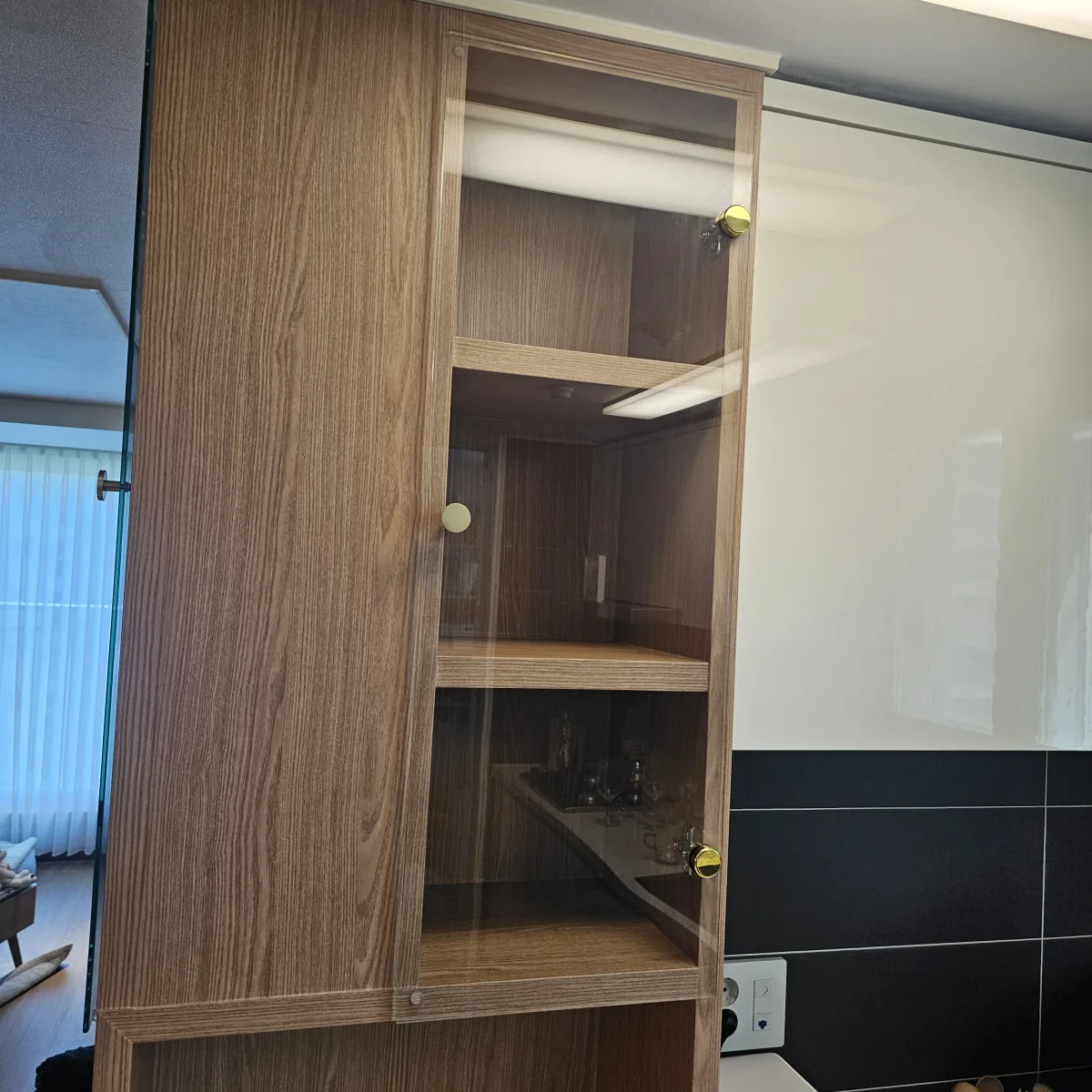 진열장 주문제작 오픈 선반 유리문 제작 설치 시공 후