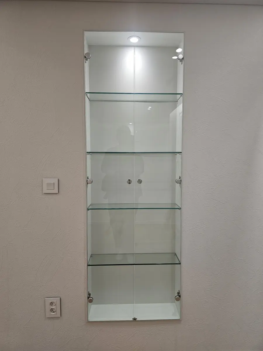 진열장 주문제작 벽 니치 유리문 설치 시공 후