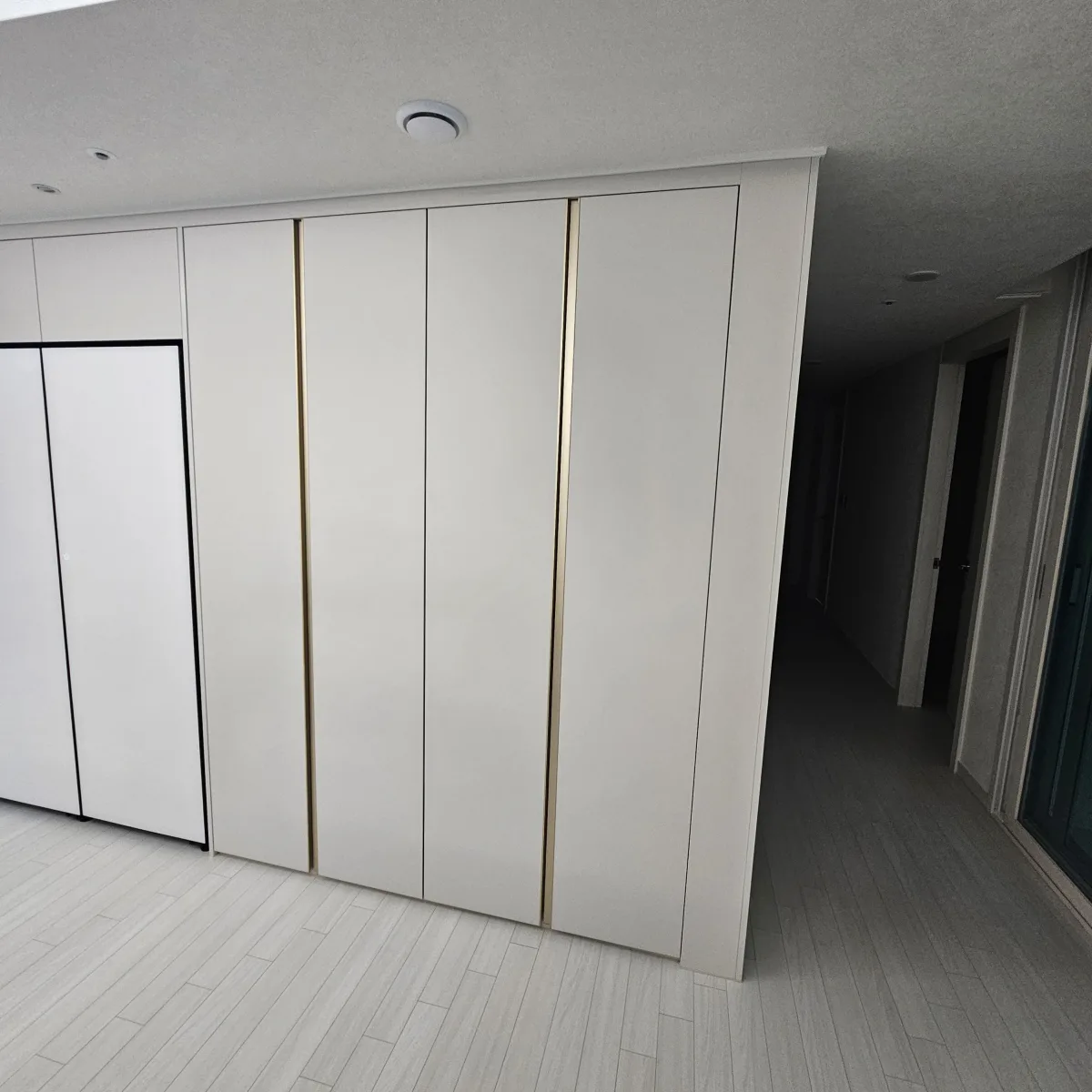 장식장/진열장유리문 경기 시공 전