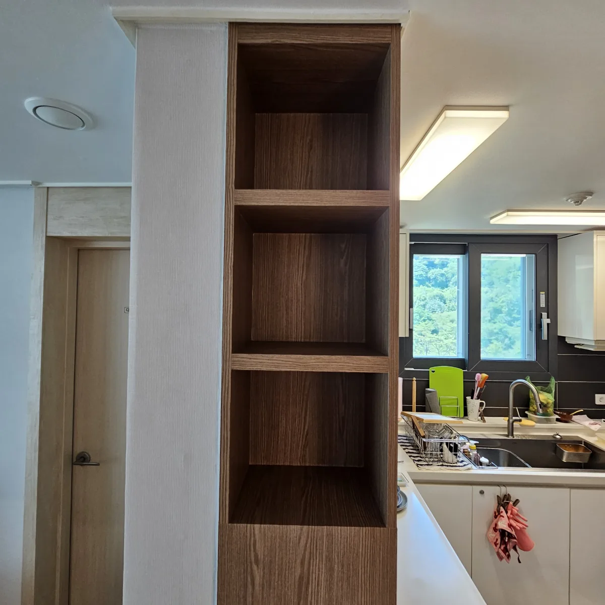 서울 오픈형 선반 유리문 설치 시공 전